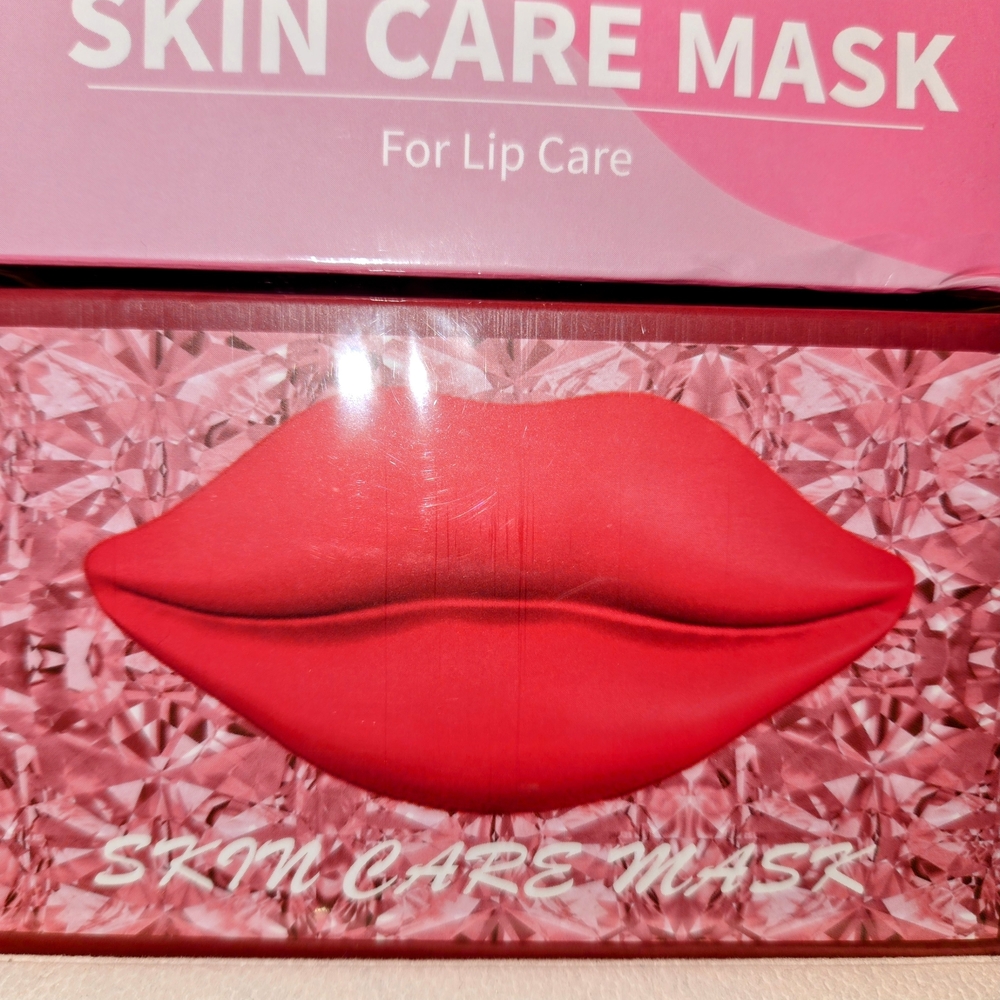 Red Lip Care Mask